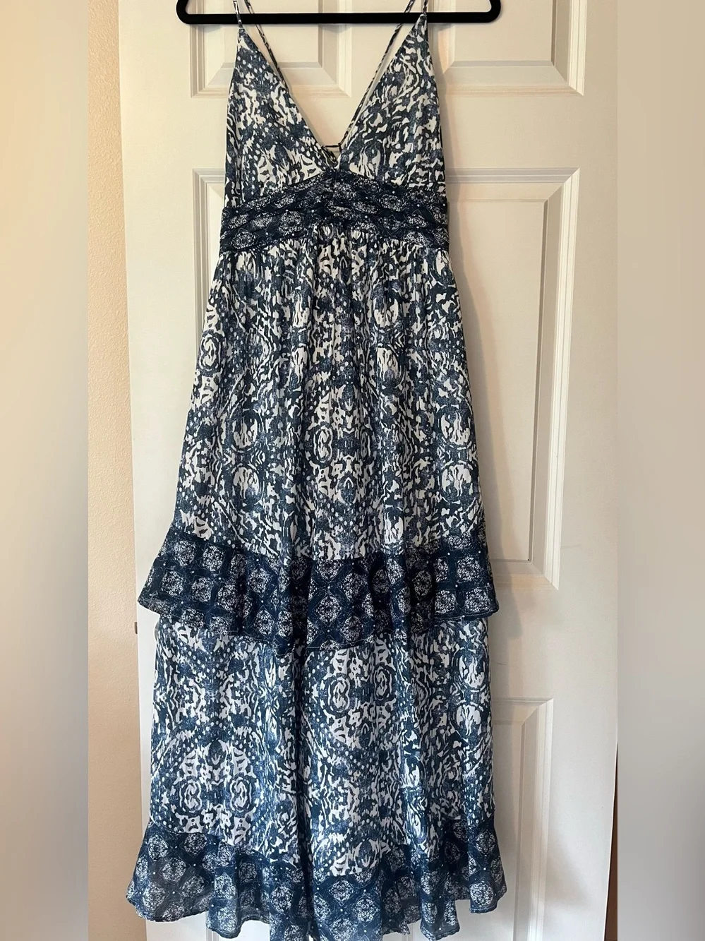 Abercrombie & Fitch Bra-Free Tiered Flowey Tie Back Maxi Dress Blue&white